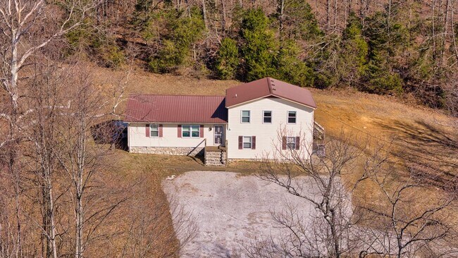 Building Photo - 2426 Lewisburg Rd