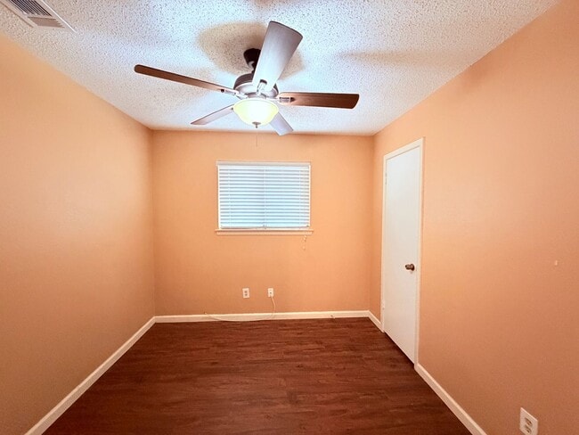 Building Photo - 6503 Columbia Oaks Ct