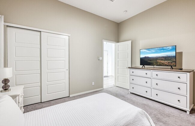 Building Photo - We have a beautiful home fully furnished with 4 bedroom-2 baths