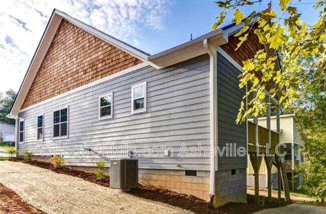 Building Photo - 8 Loblolly Ln