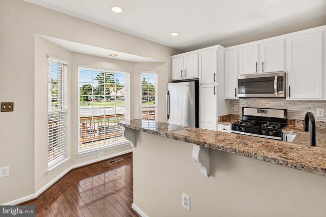 Building Photo - 6126 Madison Crest Ct