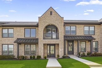 Building Photo - 3773 Wellesley Ave