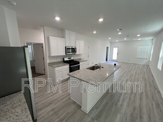 Building Photo - 1255 Drago Dr