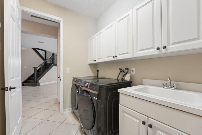 Building Photo - 8256 Savara Streams Ln