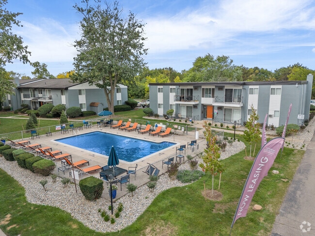 Pool - Arbor Haus Apartments - Ann Arbor, MI