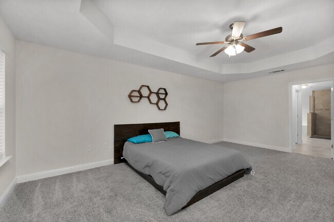 Building Photo - 8001 Silver Maple Dr