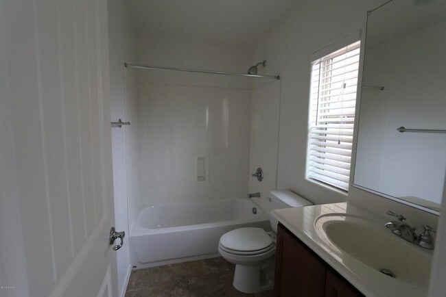 Building Photo - 1404 S Newberry Ln