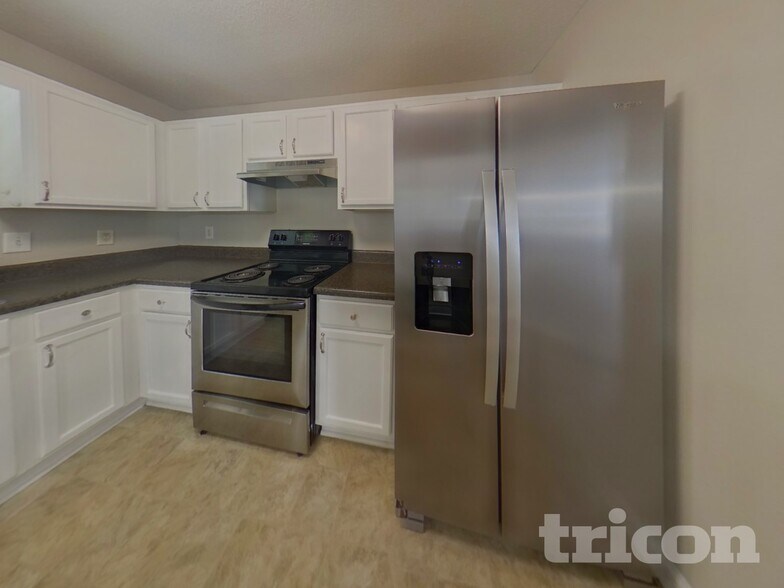 Building Photo - 708 Newport Dr