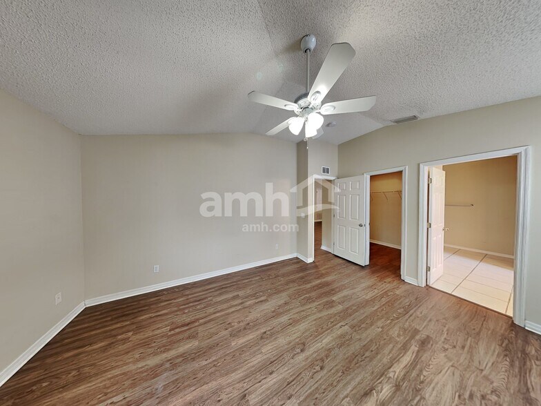 Building Photo - 875 Sedgewood Cir