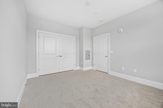 Building Photo - 500 Garden Park Blvd