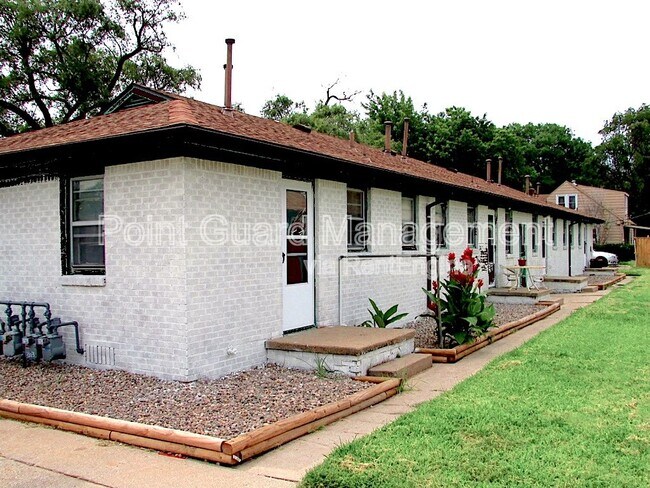 Building Photo - 409 W 31st St S