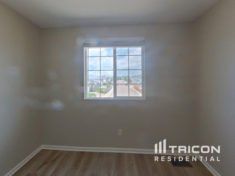 Building Photo - 1285 Lords Hill Dr