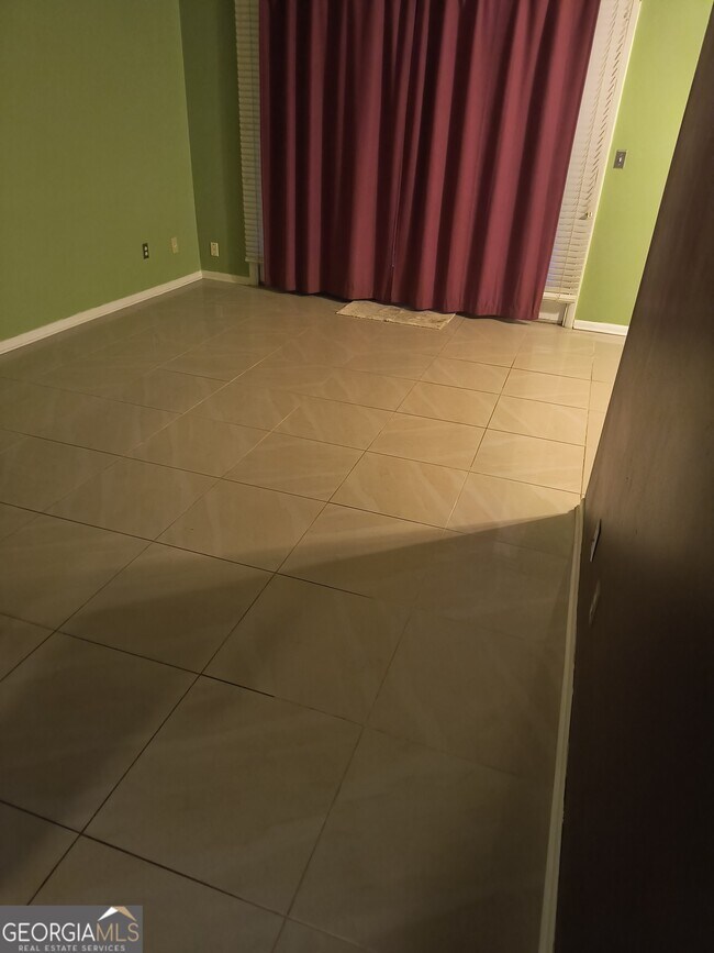 Building Photo - 105 Governors Dr