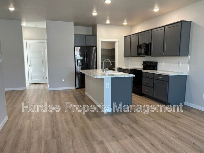 Building Photo - 4987 W Avilla Dr