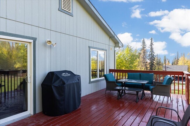 Backyard - 310 Tipperary Ct