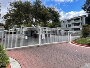 Building Photo - 2 bedrooms 2bath Condo in Fremont gated co...