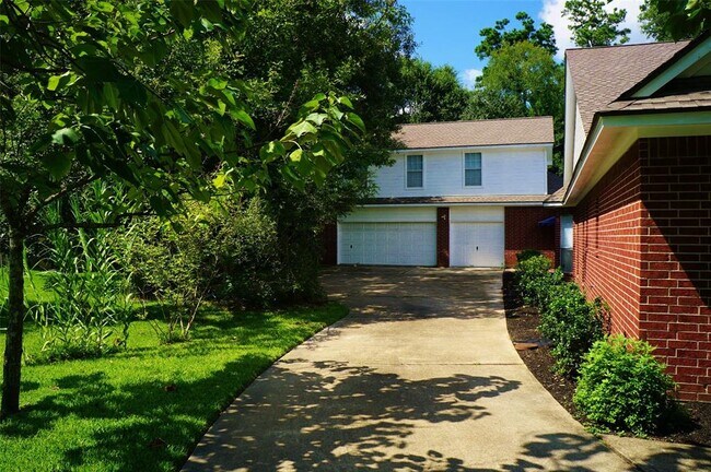 Building Photo - 2429 Chantilly Ln