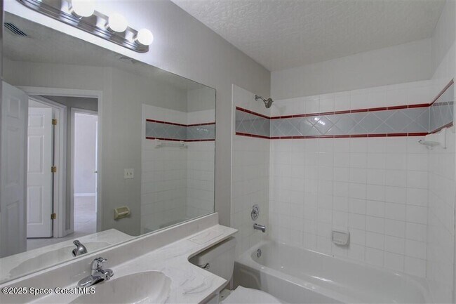 Building Photo - 4240 Wood Haven Dr