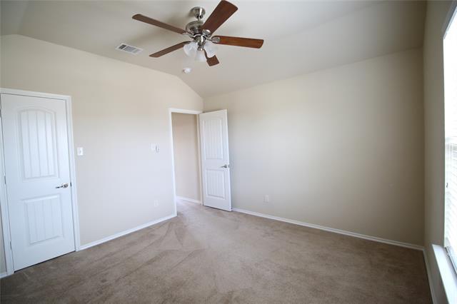 Building Photo - 2101 Hickory Trail