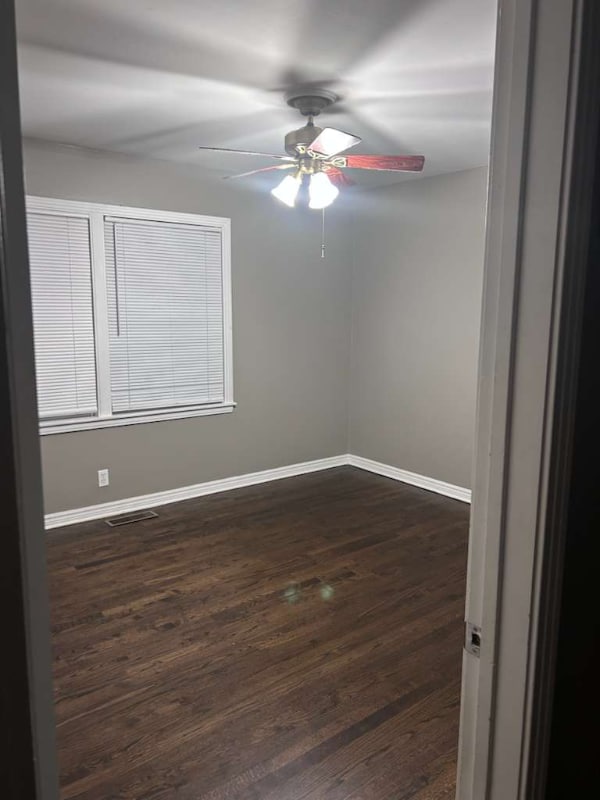 Building Photo - 215 W 89th St