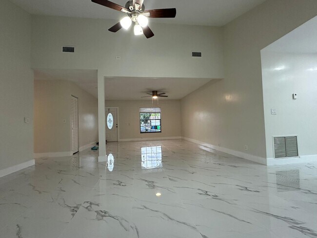 Building Photo - 2110 NW 109th Ave