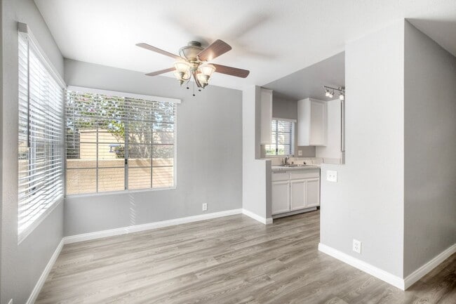 Building Photo - Bright One bedroom, one bath home in Mira Mesa!