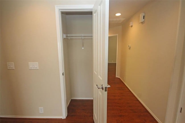 Building Photo - 13600 Breton Ridge St