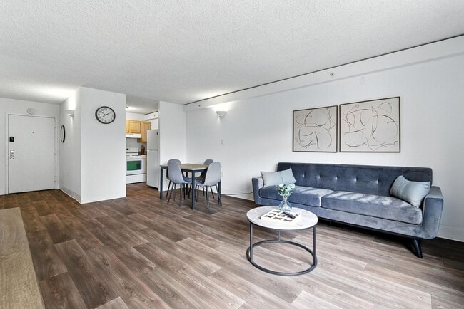 Building Photo - 1711 Bellevue Ave