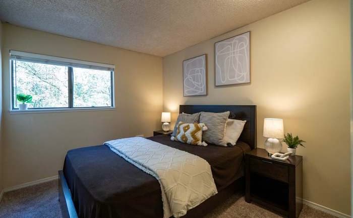 Building Photo - 6745 SW Scholls Ferry Rd