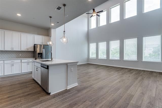 Building Photo - 8295 Challenger Ln