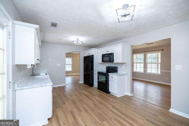 Building Photo - 641 Honey Creek Rd