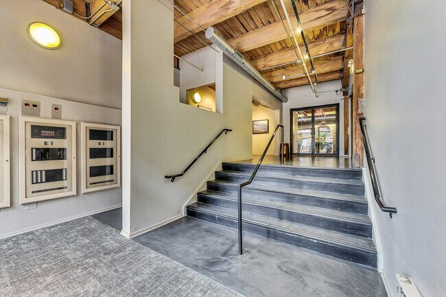 Building Photo - 375 W Erie St