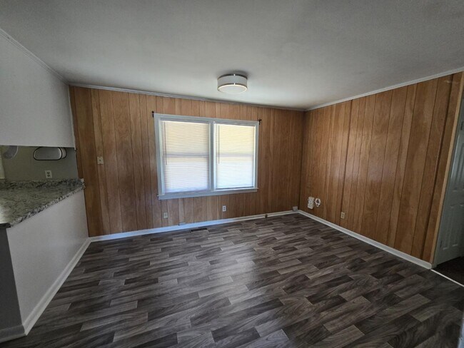 Building Photo - 4617 Belford Rd