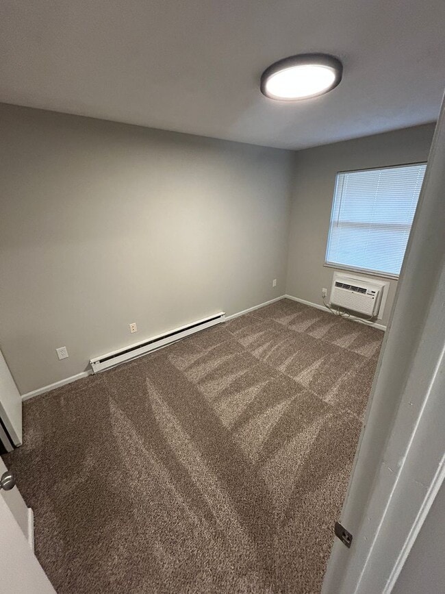 Building Photo - 2 Bedroom and 1.5 Bath Townhome - Troy, Ohio!!