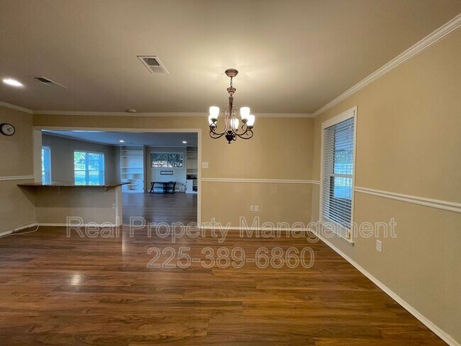 Building Photo - 9536 Bermuda Ave