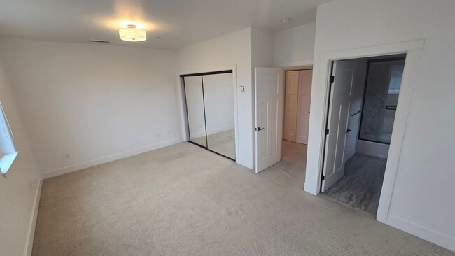 Building Photo - Newer 3-bedroom, two-story home located ju...