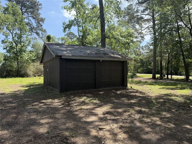 Building Photo - 6851 Old Hwy 105 W