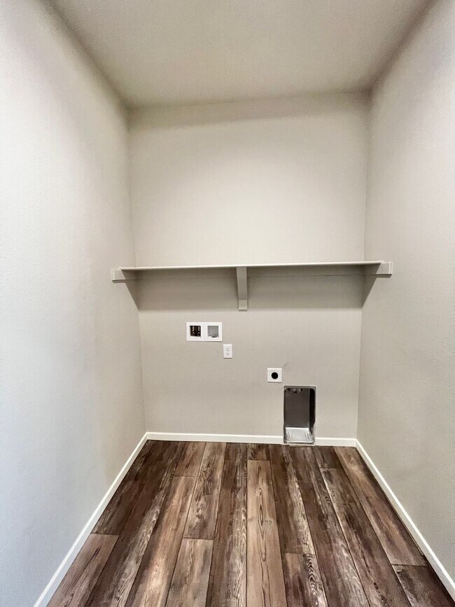 Building Photo - Beautiful 3 Bed 2.5 Bath House in Timnath!