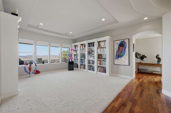 Building Photo - Elegant Arrowcreek Home!