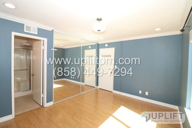 Building Photo - 3 bed 2 bath House With Solar And Communit...