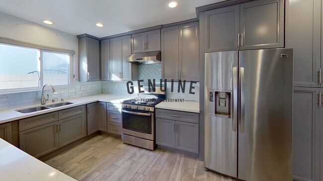 Building Photo - Coming Soon: Remodeled 4Bd 2Ba Home in Fou...