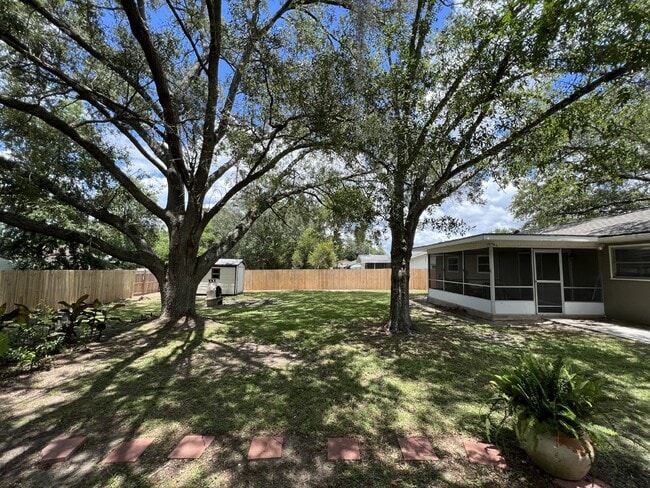 Building Photo - **Affordable Rental home in Silver Springs...