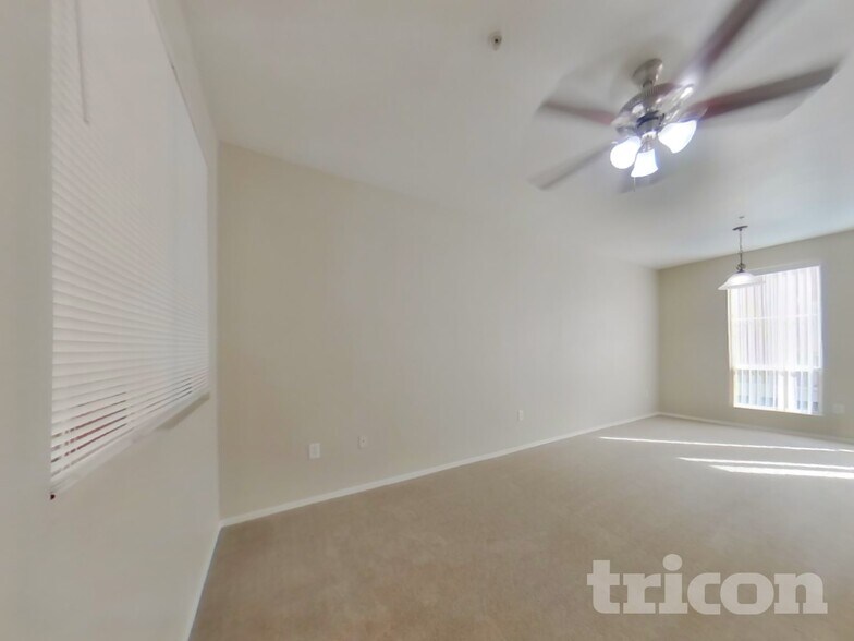 Building Photo - 18250 N Cave Creek Rd