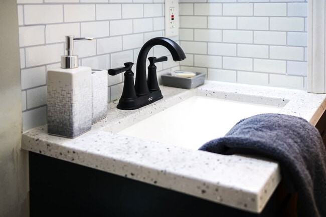 Building Photo - 4544 Erie Ave NW