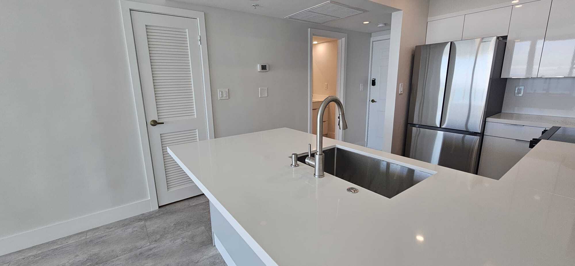 Building Photo - 2501 S Ocean Dr
