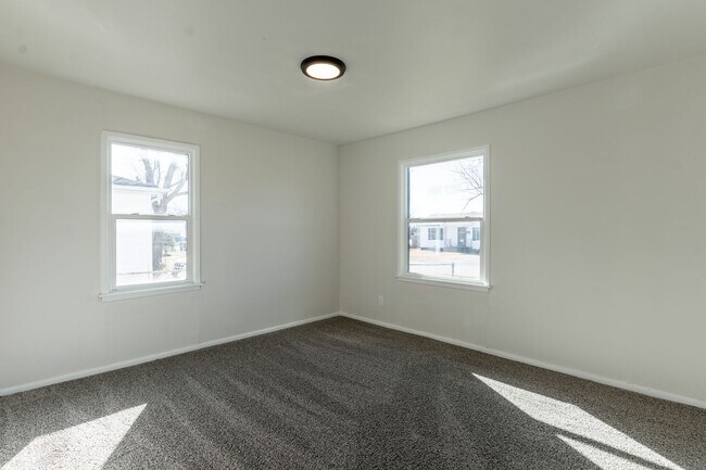 Building Photo - 4309 SE 40th St