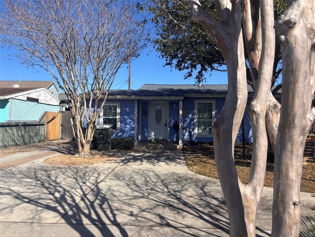 Building Photo - 1310 Harris Way