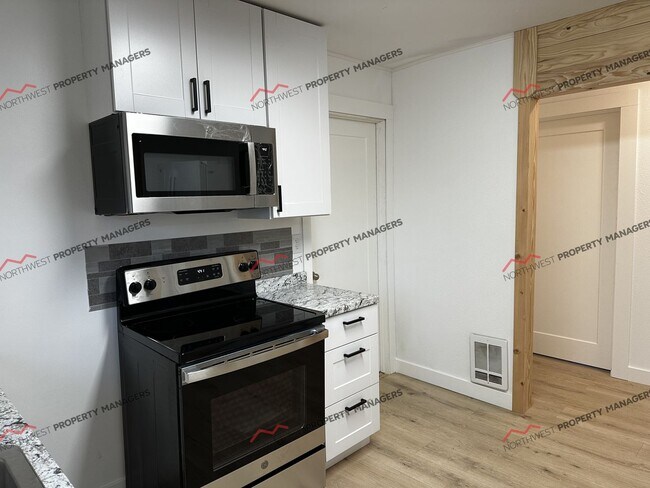 Building Photo - 10341 184th Ave SW