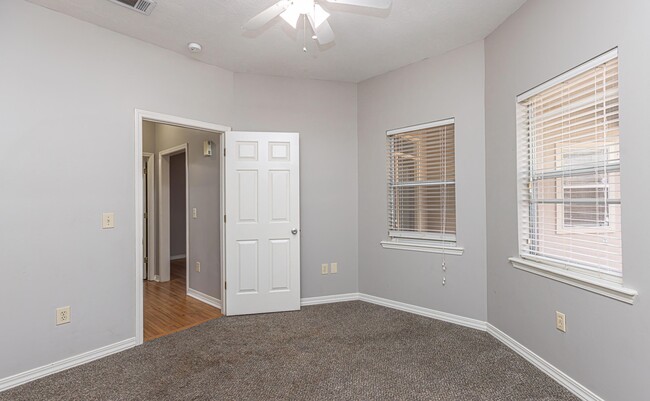 Building Photo - 5 Piedmont Cove