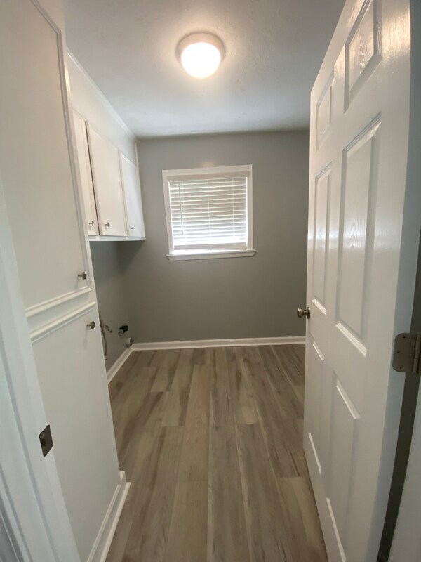 Building Photo - 200 Poplar Dr